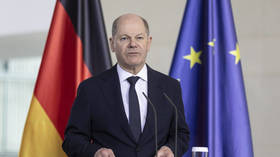 German leader sets conditions for talks with Putin